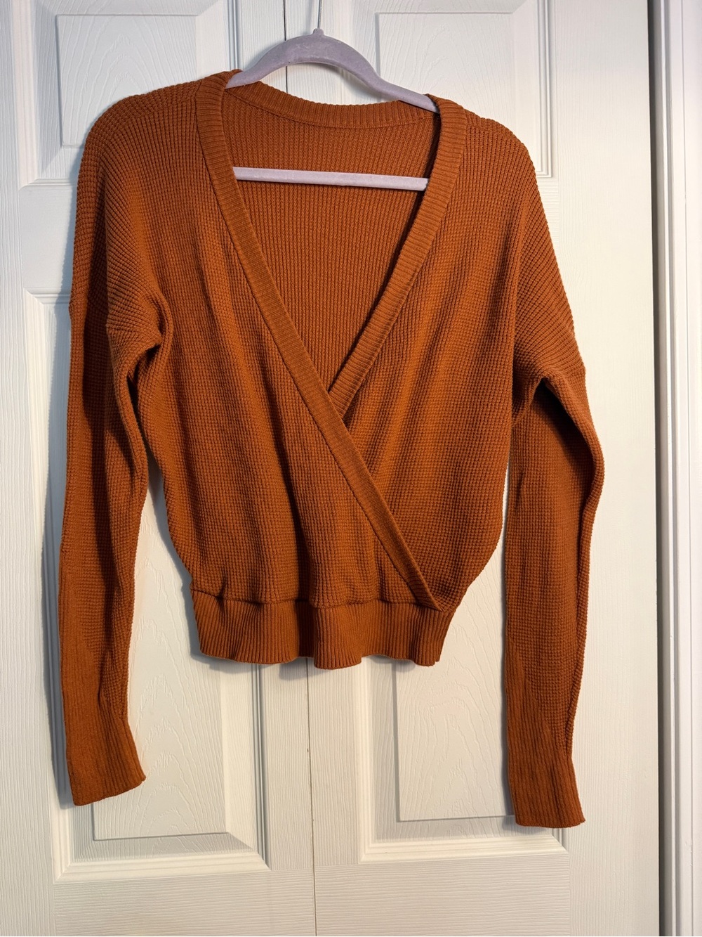 Splendid Cloudsoft Relaxed Crossover Sweater waffle-knit dark orange size XS